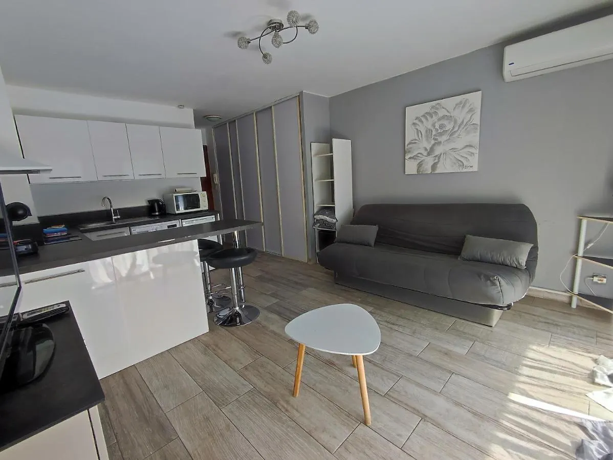 Le Puits Aux Fees Apartment Antibes 0*,
